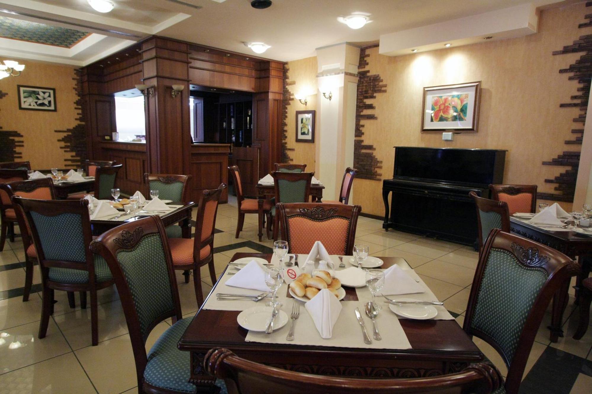 Le Grande Plaza Hotel Taskent Exterior foto